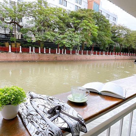 Lively And Cozy Canal House ,Entire House Bangkok Exterior photo